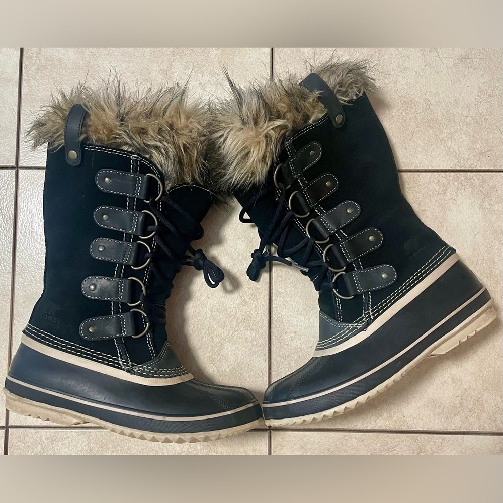 SOREL'S JOAN OF ARTIC WATERPROOF BOOTS GENTLY USED